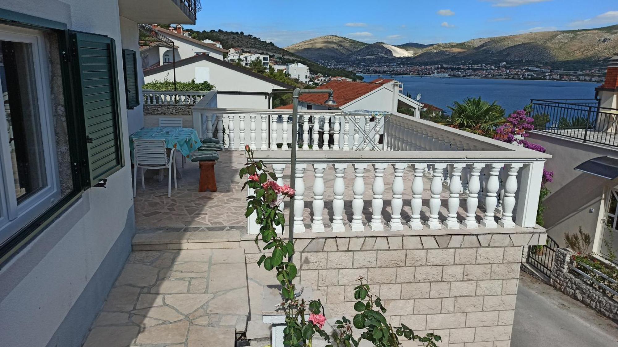 Apartments Zuzul - Trogir Bilik gambar